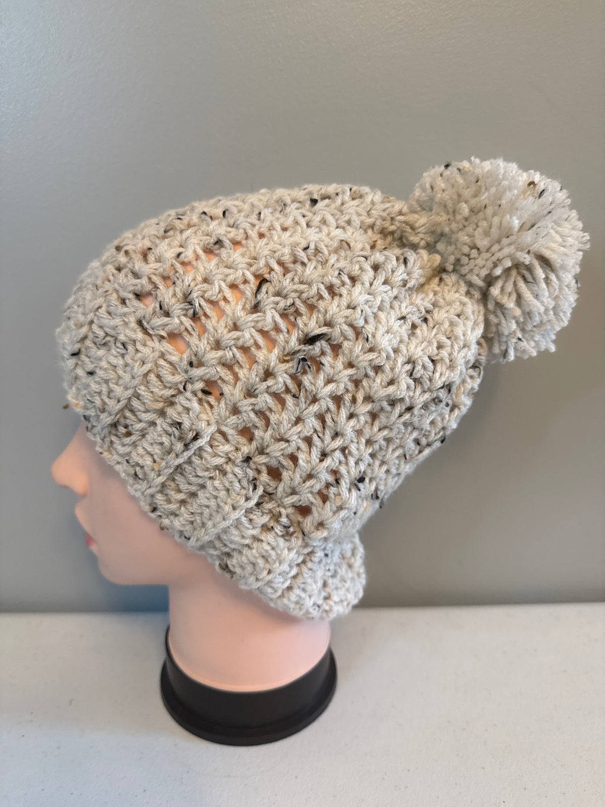 Beige Fleck Pom Beanie